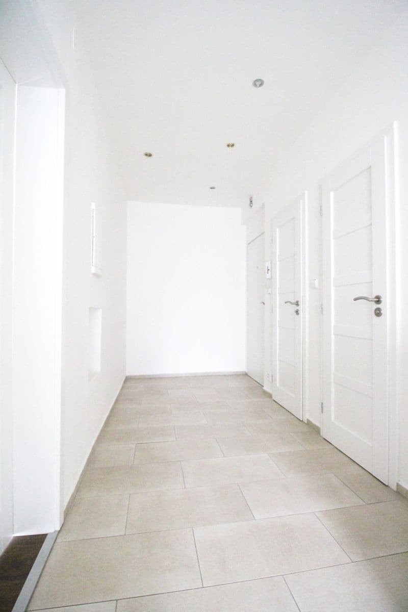 Prenájom bytu 2-izbový 66 m², Tusarova, Praha, Praha Prenájom bytu 2-izbový 66 m², Tusarova, Praha, Praha