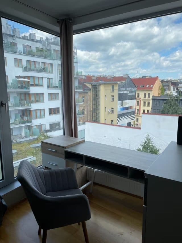 Prenájom bytu 2-izbový 47 m², Komunardů, Praha, Praha Prenájom bytu 2-izbový 47 m², Komunardů, Praha, Praha