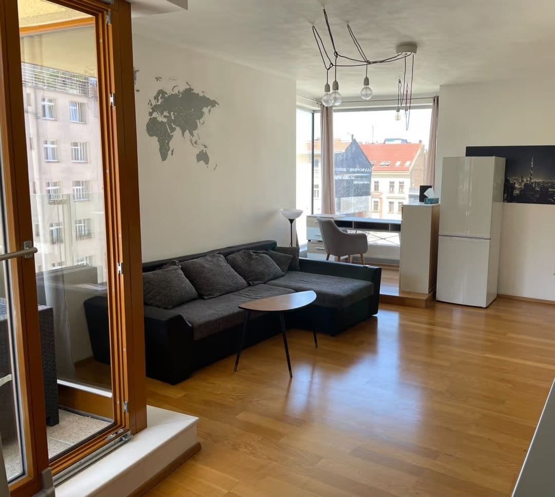 Prenájom bytu 2-izbový 47 m², Komunardů, Praha, Praha Prenájom bytu 2-izbový 47 m², Komunardů, Praha, Praha