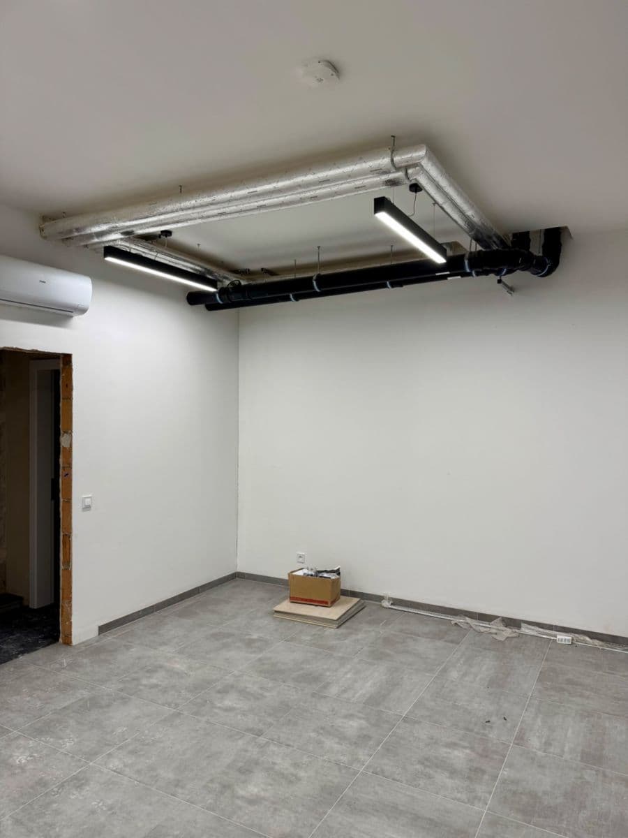 Prenájom nebytového priestoru 39 m², Hartigova, Praha, Praha Prenájom nebytového priestoru 39 m², Hartigova, Praha, Praha