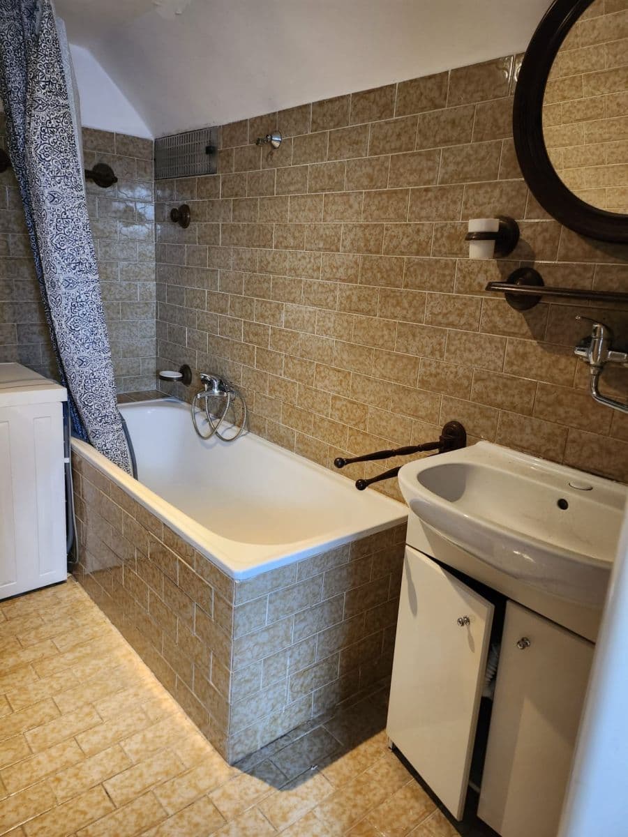 Prenájom bytu 1-izbový 30 m², Nad Pomníkem, Praha, Praha Prenájom bytu 1-izbový 30 m², Nad Pomníkem, Praha, Praha