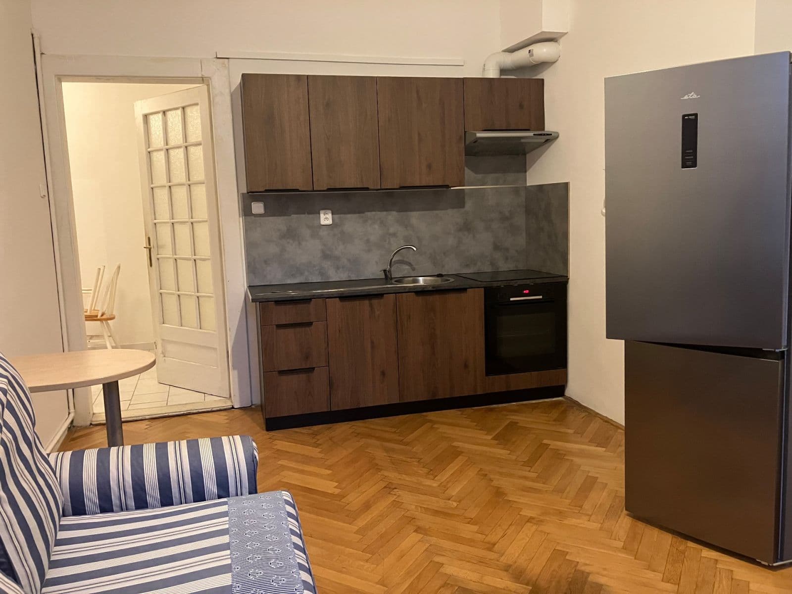 Prenájom bytu 2-izbový 50 m², Čajkovského, Praha, Praha Prenájom bytu 2-izbový 50 m², Čajkovského, Praha, Praha