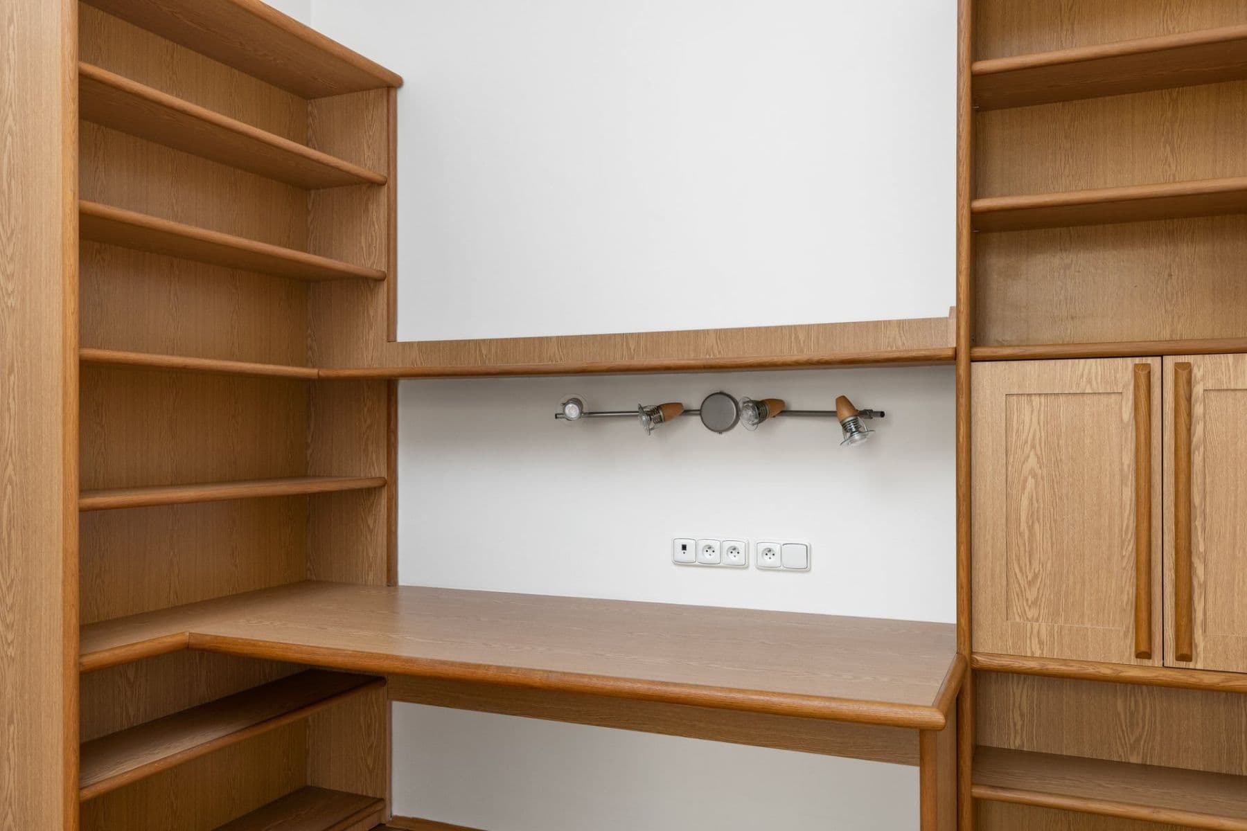 Prenájom bytu 3-izbový 104 m², dr. Zikmunda Wintra, Praha, Praha Prenájom bytu 3-izbový 104 m², dr. Zikmunda Wintra, Praha, Praha