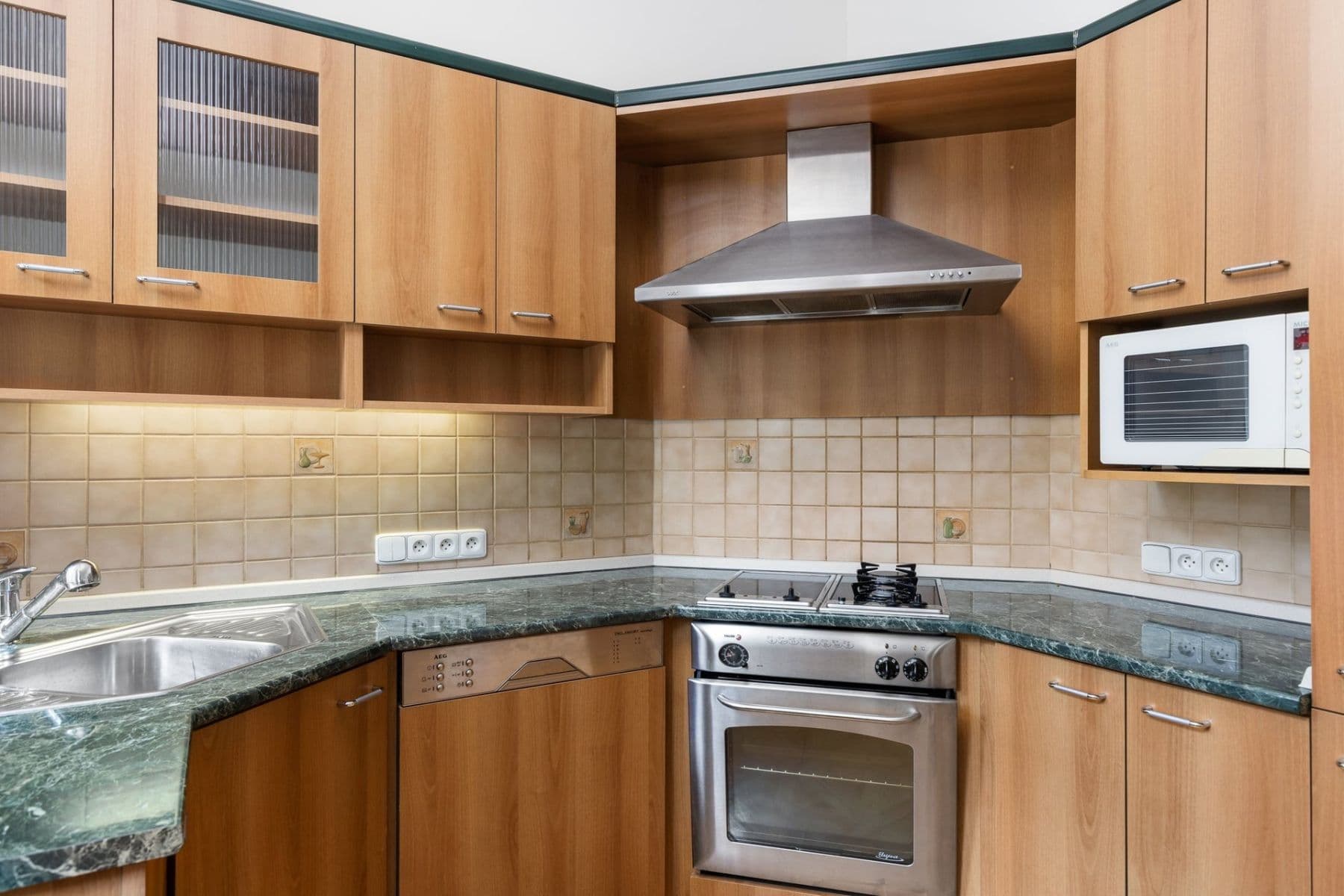 Prenájom bytu 3-izbový 104 m², dr. Zikmunda Wintra, Praha, Praha Prenájom bytu 3-izbový 104 m², dr. Zikmunda Wintra, Praha, Praha