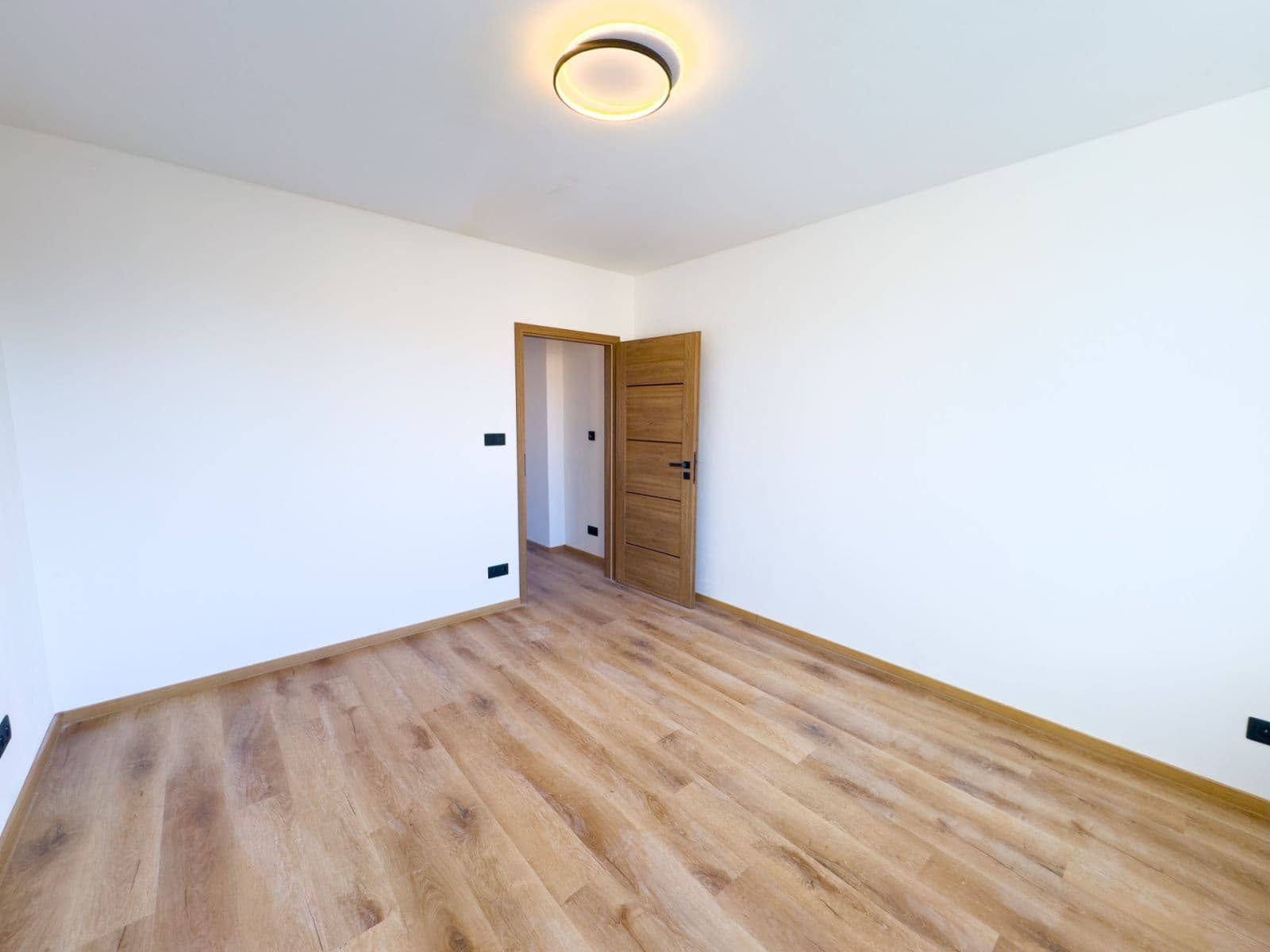 Predaj bytu 3-izbový 53 m², náměstí Generála Píky, Plzeň, Plzeňský kraj Predaj bytu 3-izbový 53 m², náměstí Generála Píky, Plzeň, Plzeňský kraj