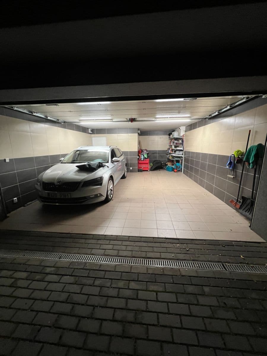 Prenájom garáže 32 m², Zemkova, Brno, Jihomoravský kraj Prenájom garáže 32 m², Zemkova, Brno, Jihomoravský kraj