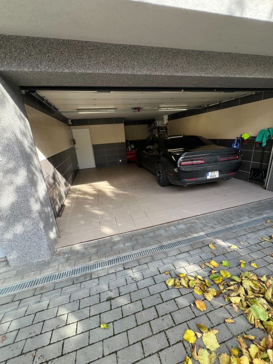 Prenájom garáže 32 m², Zemkova, Brno, Jihomoravský kraj Prenájom garáže 32 m², Zemkova, Brno, Jihomoravský kraj