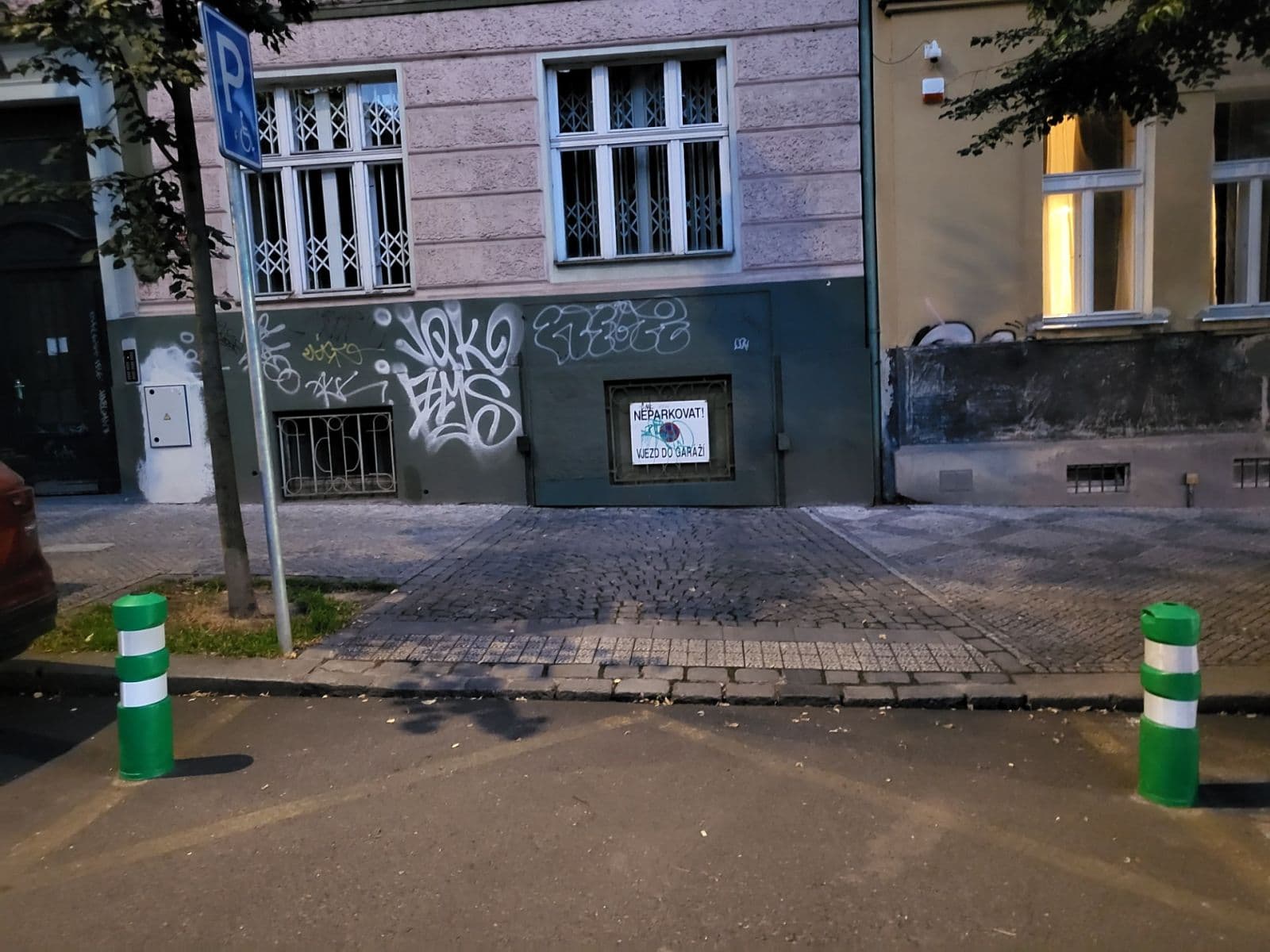 Prenájom garáže 13 m², Ruská, Praha, Praha Prenájom garáže 13 m², Ruská, Praha, Praha