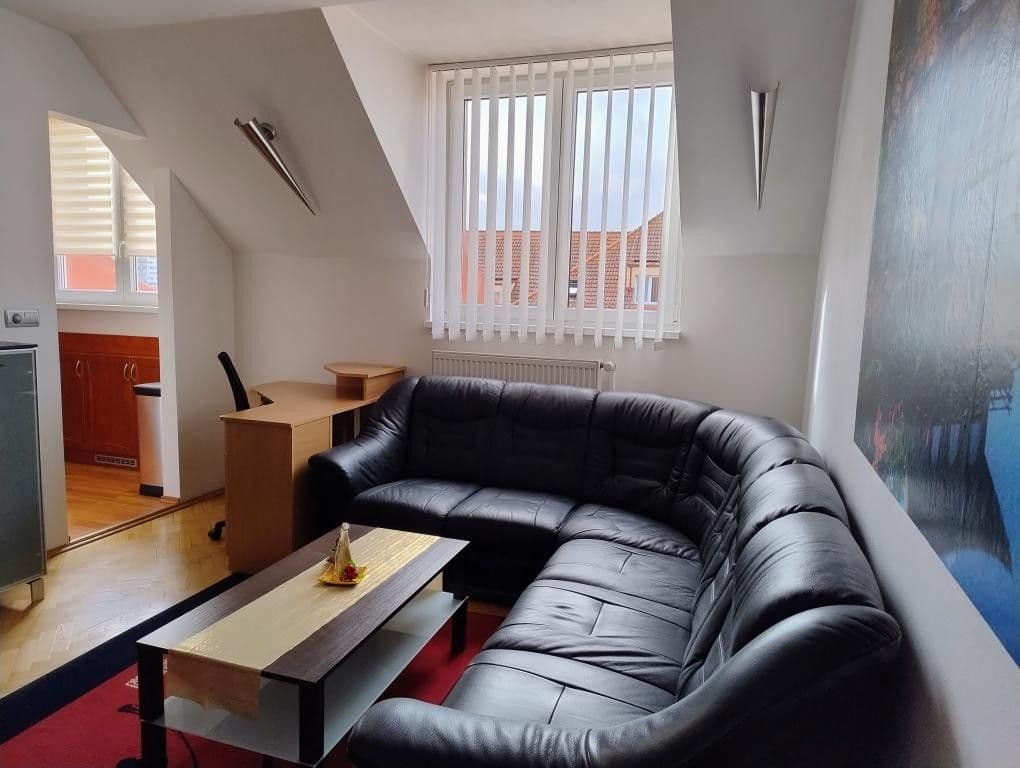 Prenájom bytu 2-izbový 48 m², K. H. Máchy, Příbram, Středočeský kraj Prenájom bytu 2-izbový 48 m², K. H. Máchy, Příbram, Středočeský kraj