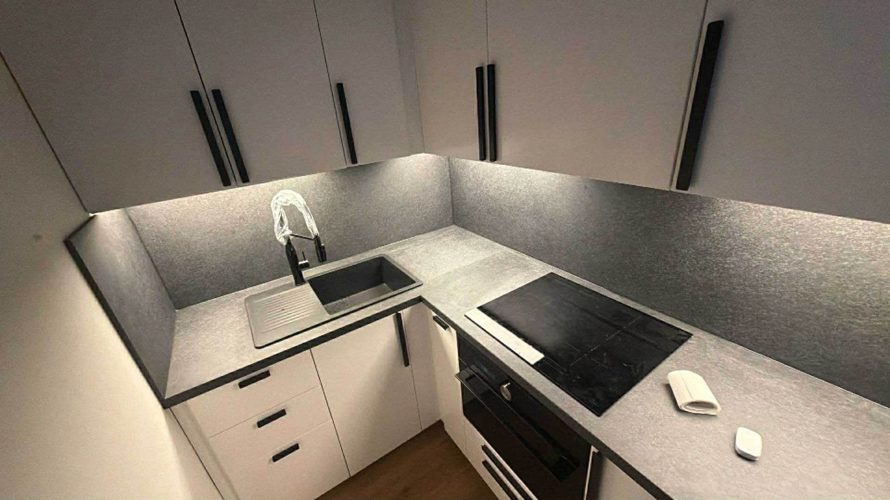 Prenájom bytu 1-izbový 45 m², Malešická, Praha, Praha Prenájom bytu 1-izbový 45 m², Malešická, Praha, Praha