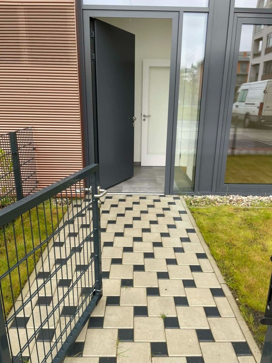 Prenájom bytu 1-izbový 45 m², Malešická, Praha, Praha Prenájom bytu 1-izbový 45 m², Malešická, Praha, Praha