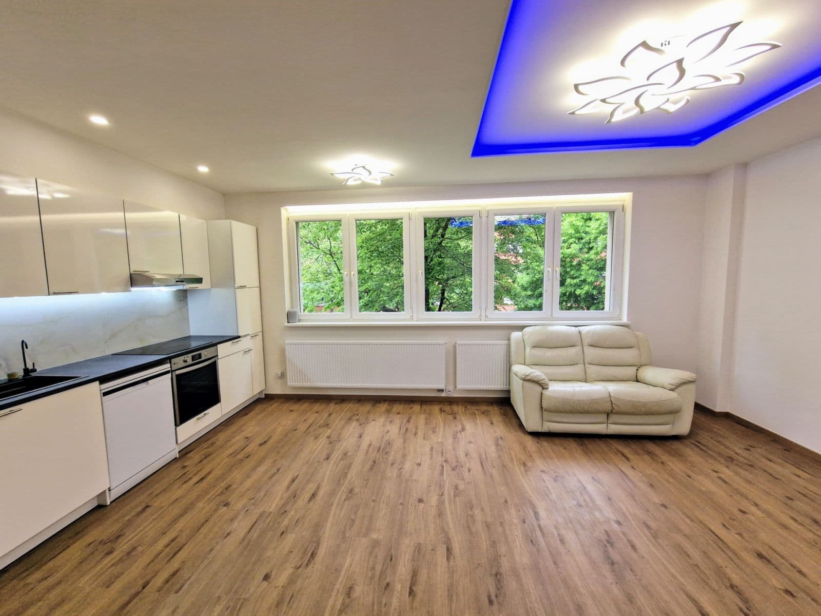 Prenájom bytu 2-izbový 43 m², Humpolecká, Praha, Praha Prenájom bytu 2-izbový 43 m², Humpolecká, Praha, Praha