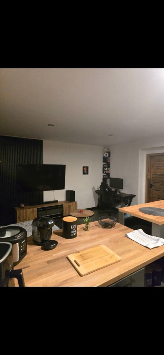 Predaj bytu 3-izbový 72 m², 5. května, Dobroměřice, Ústecký kraj Predaj bytu 3-izbový 72 m², 5. května, Dobroměřice, Ústecký kraj