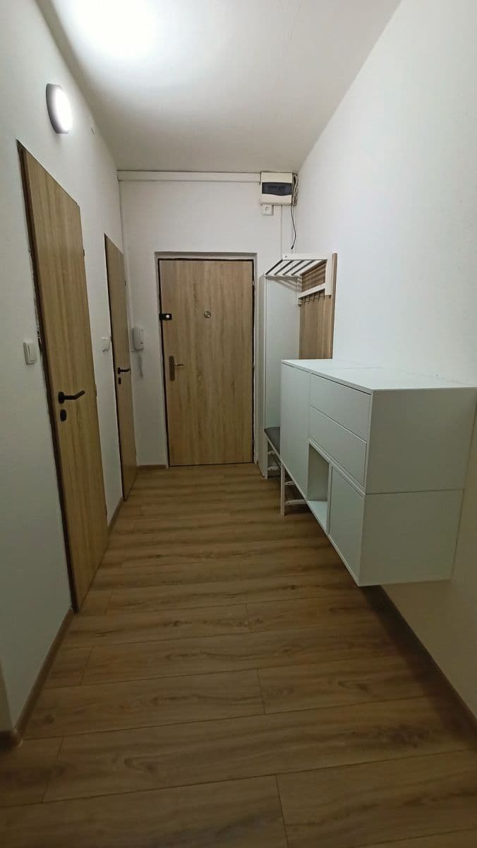 Prenájom bytu 3-izbový 74 m², Osvobození, Orlová, Moravskoslezský kraj Prenájom bytu 3-izbový 74 m², Osvobození, Orlová, Moravskoslezský kraj