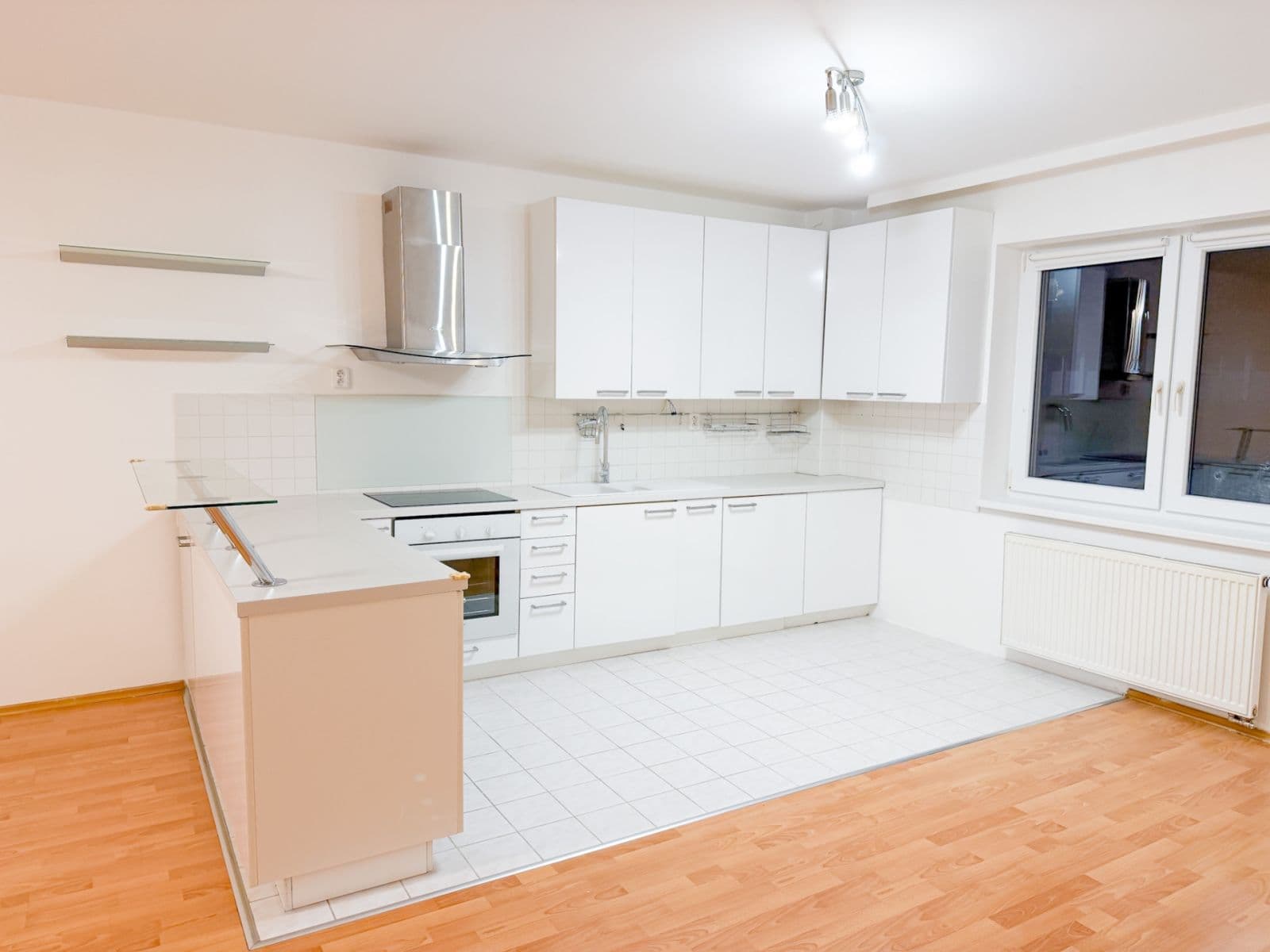 Prenájom bytu 2-izbový 61 m², Ďáblická, Praha, Praha Prenájom bytu 2-izbový 61 m², Ďáblická, Praha, Praha