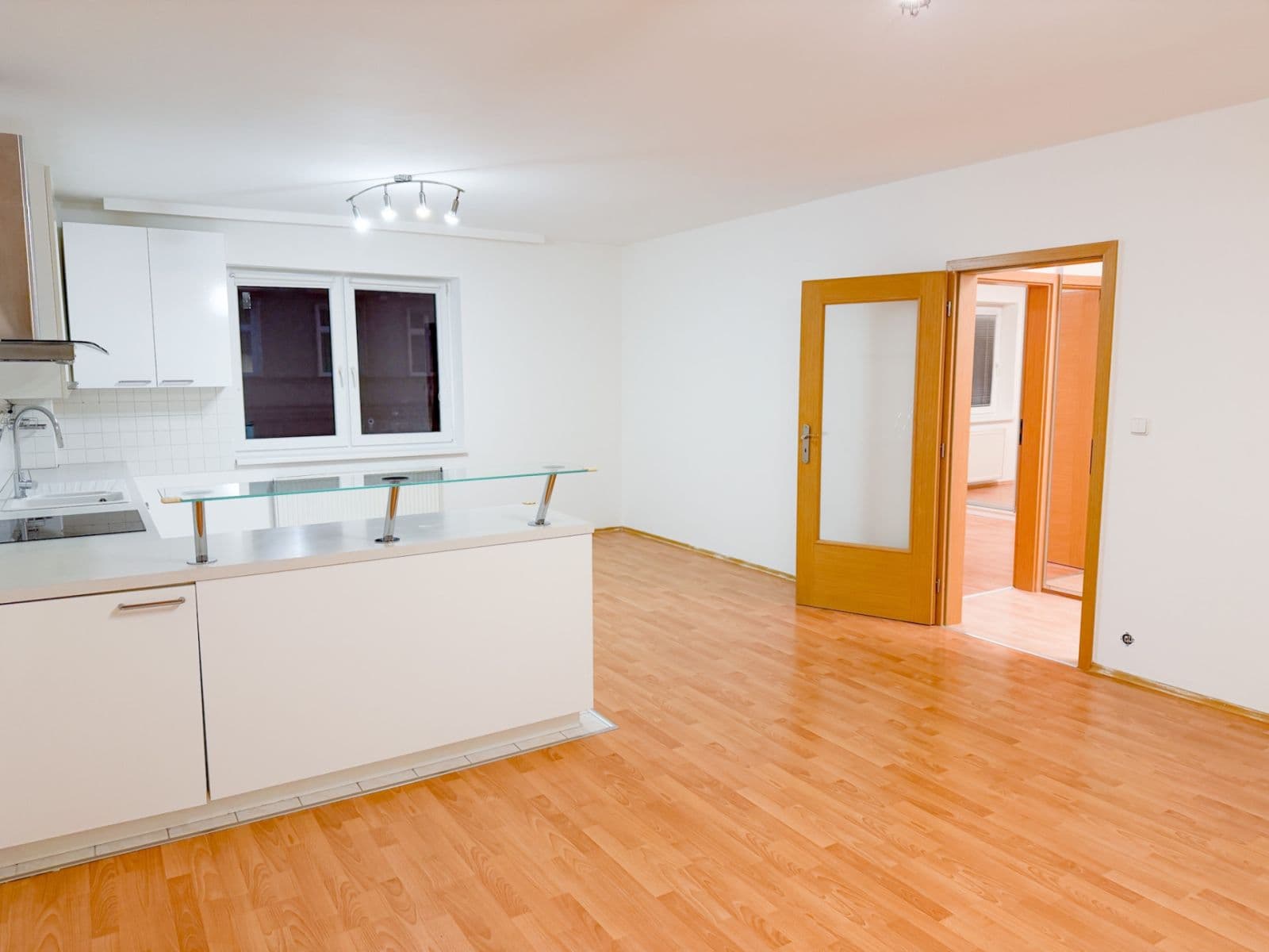 Prenájom bytu 2-izbový 61 m², Ďáblická, Praha, Praha Prenájom bytu 2-izbový 61 m², Ďáblická, Praha, Praha