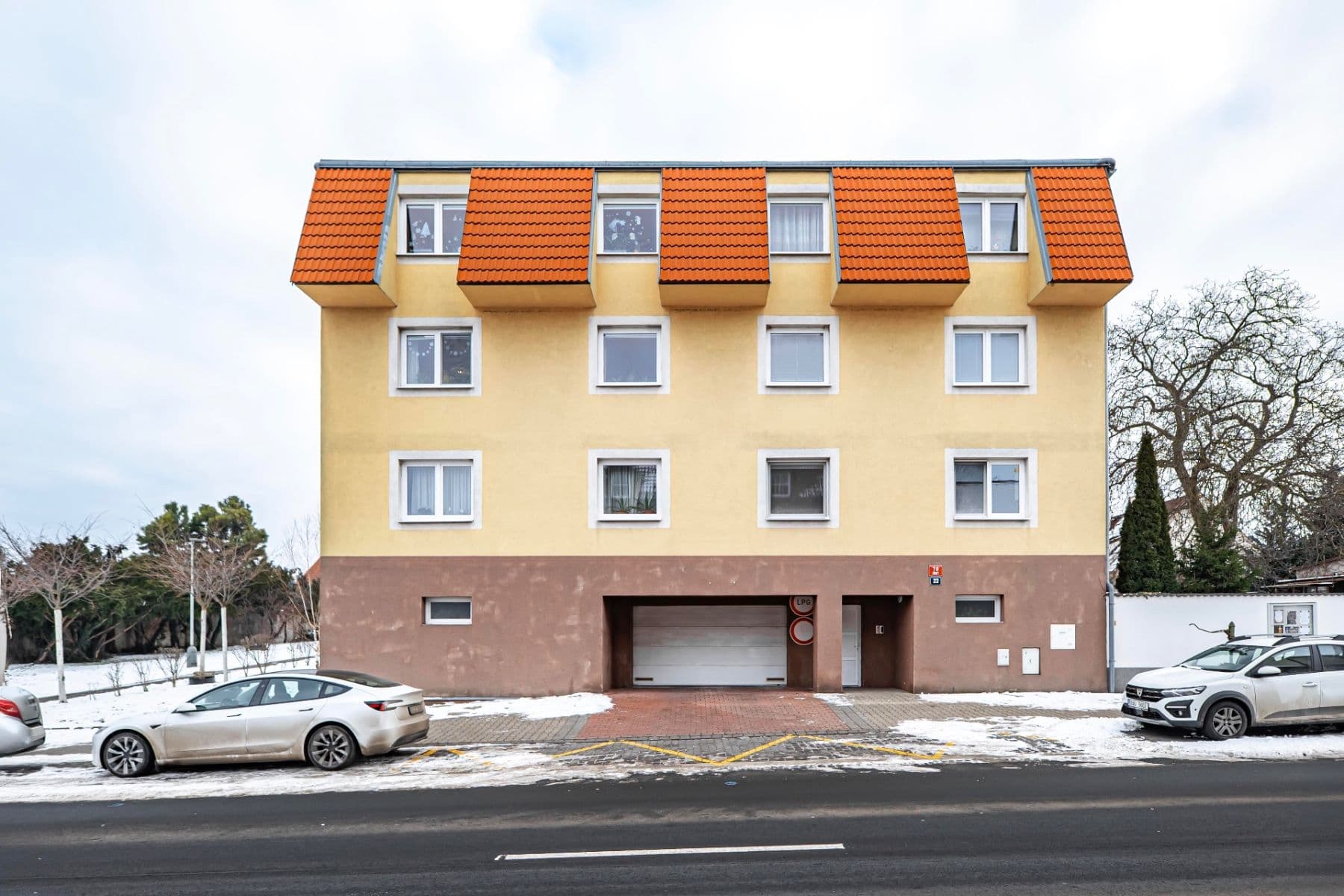 Prenájom bytu 2-izbový 61 m², Ďáblická, Praha, Praha Prenájom bytu 2-izbový 61 m², Ďáblická, Praha, Praha