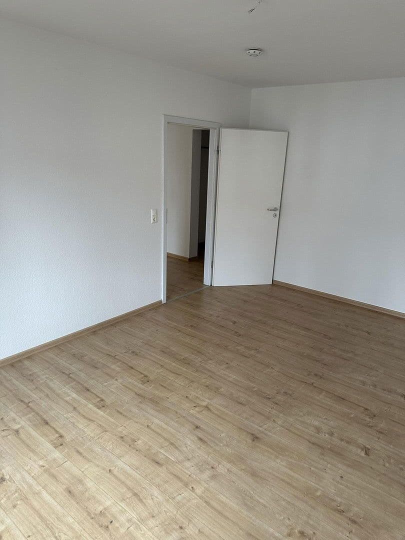 Prenájom bytu 3-izbový 76 m², Frankfurt am Main, Hesensko Prenájom bytu 3-izbový 76 m², Frankfurt am Main, Hesensko
