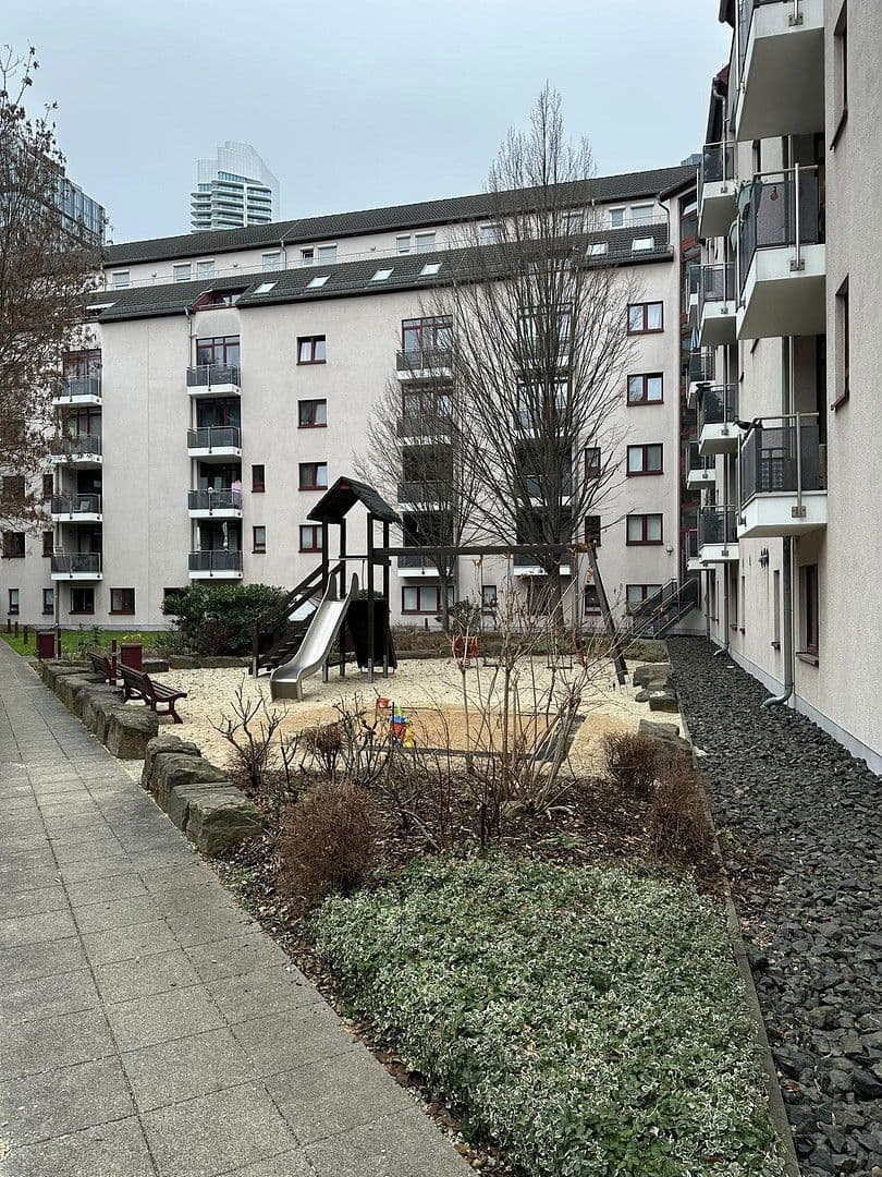 Prenájom bytu 3-izbový 76 m², Frankfurt am Main, Hesensko Prenájom bytu 3-izbový 76 m², Frankfurt am Main, Hesensko