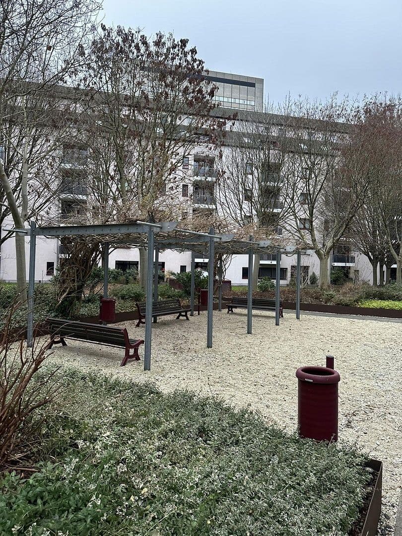 Prenájom bytu 3-izbový 76 m², Frankfurt am Main, Hesensko Prenájom bytu 3-izbový 76 m², Frankfurt am Main, Hesensko