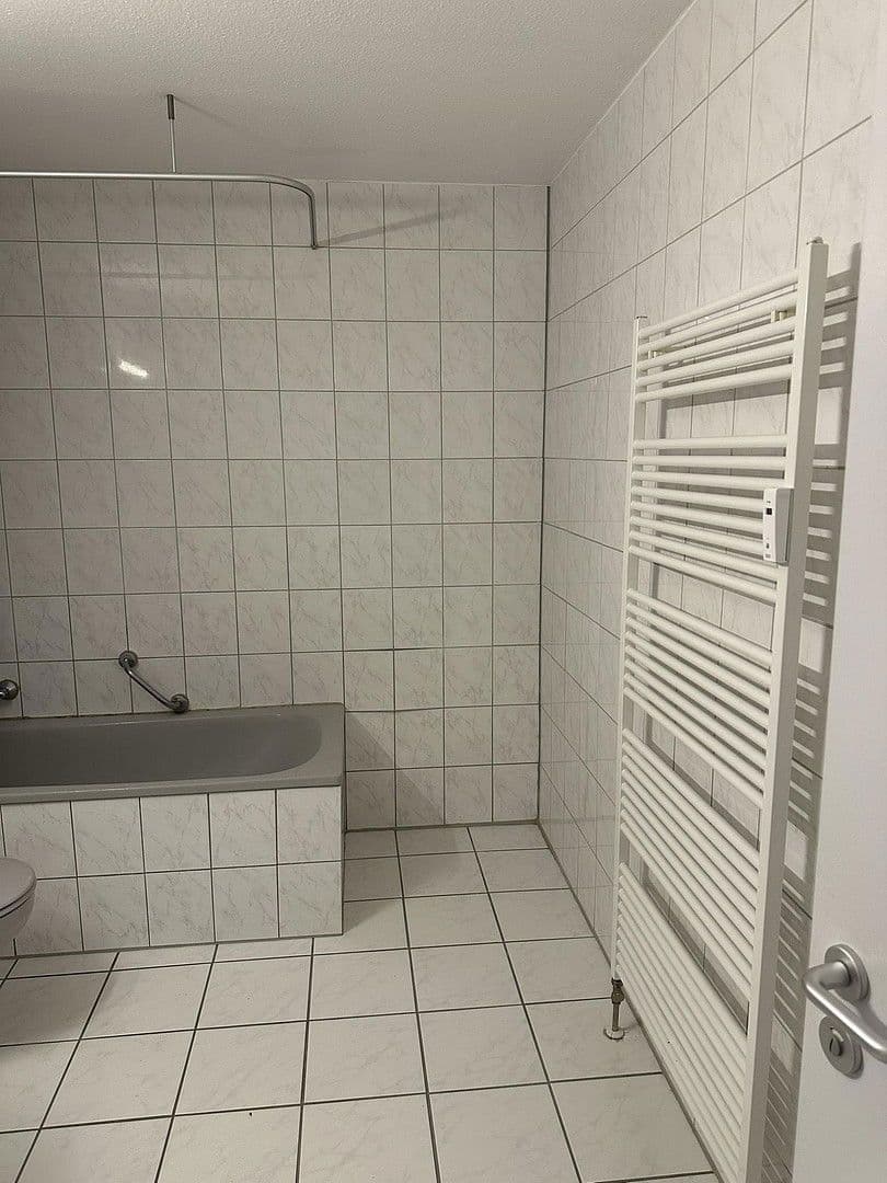 Prenájom bytu 3-izbový 76 m², Frankfurt am Main, Hesensko Prenájom bytu 3-izbový 76 m², Frankfurt am Main, Hesensko