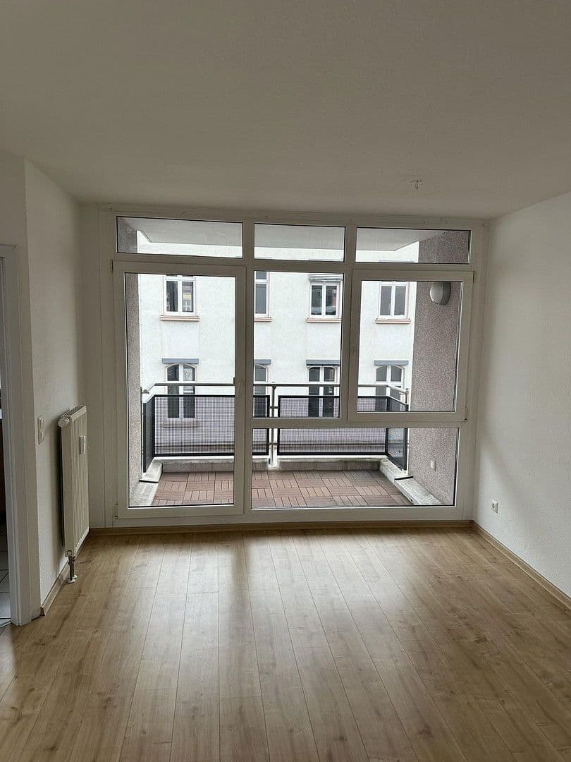 Prenájom bytu 3-izbový 76 m², Frankfurt am Main, Hesensko Prenájom bytu 3-izbový 76 m², Frankfurt am Main, Hesensko