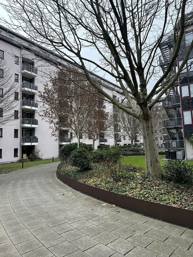 Prenájom bytu 3-izbový 76 m², Frankfurt am Main, Hesensko Prenájom bytu 3-izbový 76 m², Frankfurt am Main, Hesensko