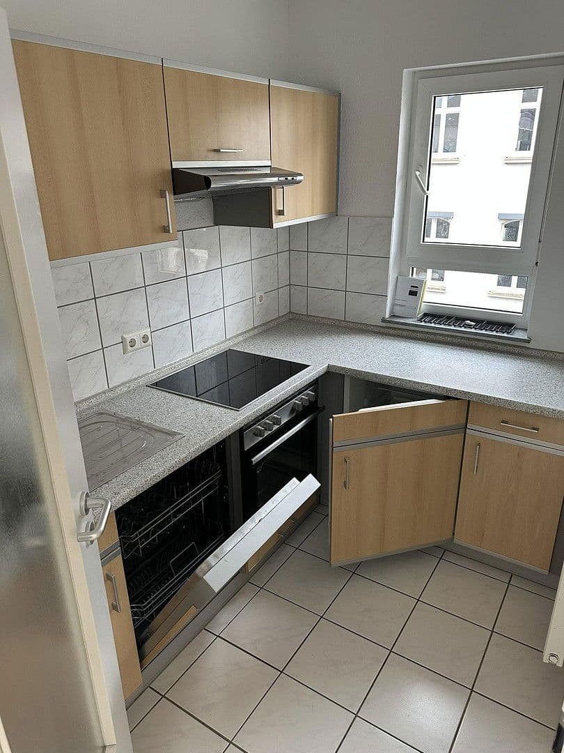 Prenájom bytu 3-izbový 76 m², Frankfurt am Main, Hesensko Prenájom bytu 3-izbový 76 m², Frankfurt am Main, Hesensko