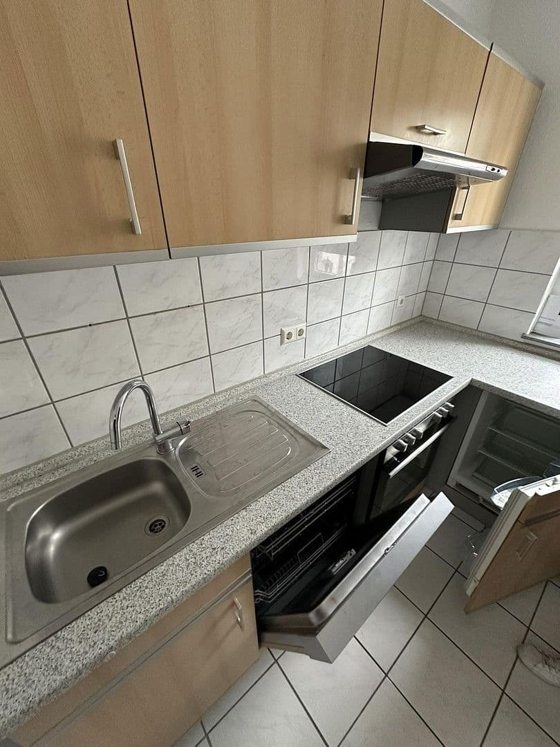 Prenájom bytu 3-izbový 76 m², Frankfurt am Main, Hesensko Prenájom bytu 3-izbový 76 m², Frankfurt am Main, Hesensko