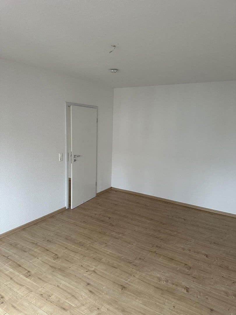 Prenájom bytu 3-izbový 76 m², Frankfurt am Main, Hesensko Prenájom bytu 3-izbový 76 m², Frankfurt am Main, Hesensko