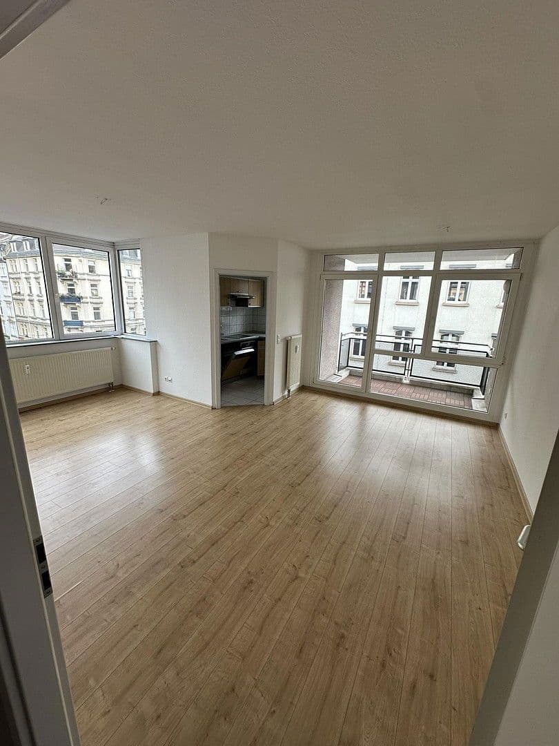 Prenájom bytu 3-izbový 76 m², Frankfurt am Main, Hesensko Prenájom bytu 3-izbový 76 m², Frankfurt am Main, Hesensko