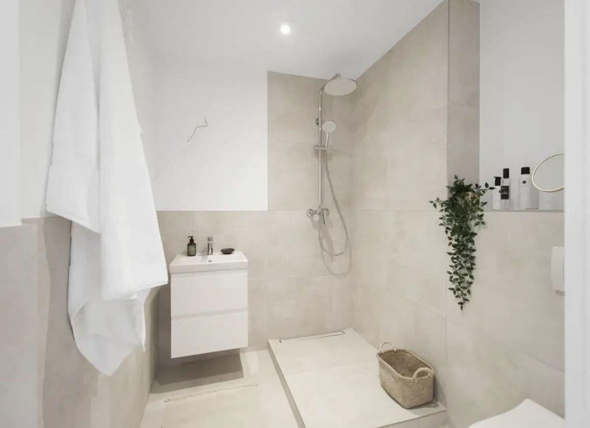 Prenájom bytu 1-izbový 46 m², Luisenstraße 45, Düsseldorf, Severné Porýnie - Westfálsko Prenájom bytu 1-izbový 46 m², Luisenstraße 45, Düsseldorf, Severné Porýnie - Westfálsko