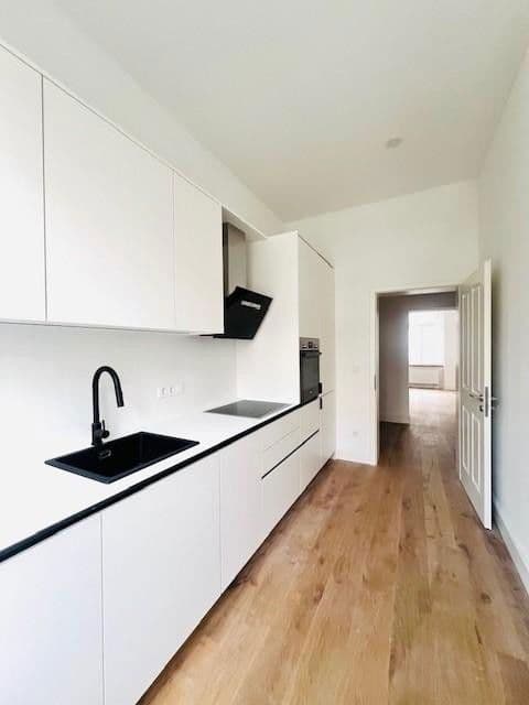 Prenájom bytu 2-izbový 55 m², Schwalbacher Straße 23, Frankfurt am Main, Hesensko Prenájom bytu 2-izbový 55 m², Schwalbacher Straße 23, Frankfurt am Main, Hesensko