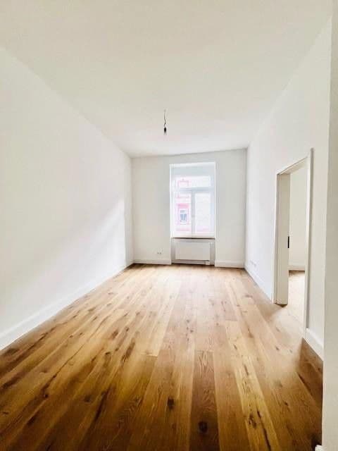 Prenájom bytu 2-izbový 55 m², Schwalbacher Straße 23, Frankfurt am Main, Hesensko Prenájom bytu 2-izbový 55 m², Schwalbacher Straße 23, Frankfurt am Main, Hesensko