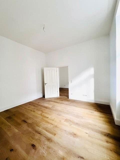 Prenájom bytu 2-izbový 55 m², Schwalbacher Straße 23, Frankfurt am Main, Hesensko Prenájom bytu 2-izbový 55 m², Schwalbacher Straße 23, Frankfurt am Main, Hesensko