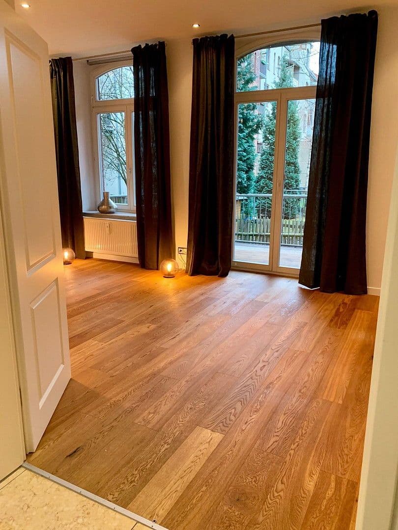 Prenájom bytu 3-izbový 74 m², Osterweihstrasse.4, Zwickau, Sasko Prenájom bytu 3-izbový 74 m², Osterweihstrasse.4, Zwickau, Sasko