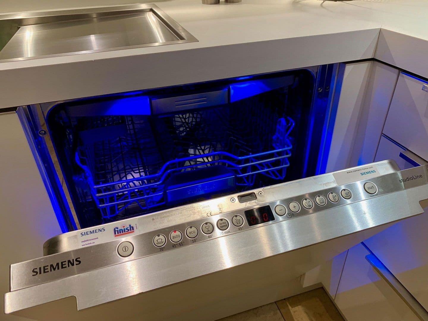 Prenájom bytu 3-izbový 74 m², Osterweihstrasse.4, Zwickau, Sasko Prenájom bytu 3-izbový 74 m², Osterweihstrasse.4, Zwickau, Sasko