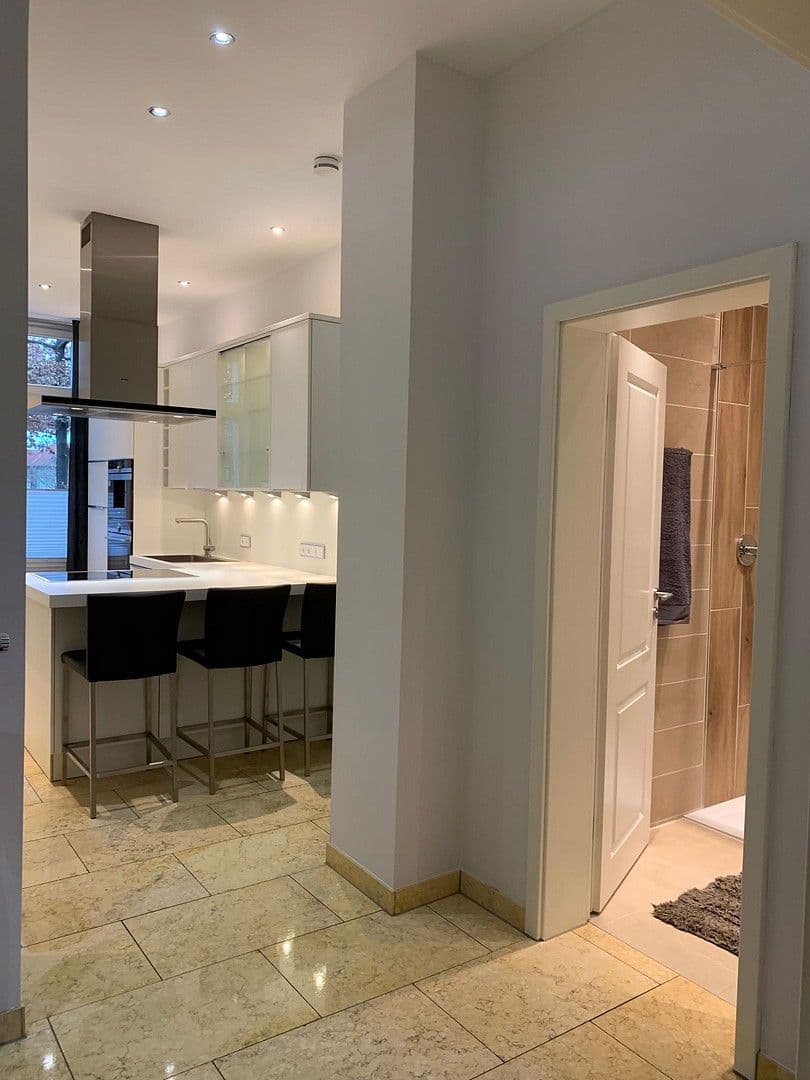 Prenájom bytu 3-izbový 74 m², Osterweihstrasse.4, Zwickau, Sasko Prenájom bytu 3-izbový 74 m², Osterweihstrasse.4, Zwickau, Sasko