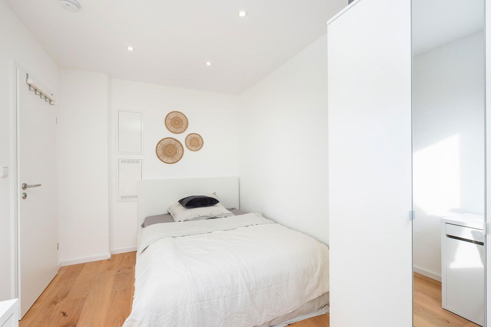 Prenájom bytu 3-izbový 45 m², Düsseldorf, Severné Porýnie - Westfálsko Prenájom bytu 3-izbový 45 m², Düsseldorf, Severné Porýnie - Westfálsko