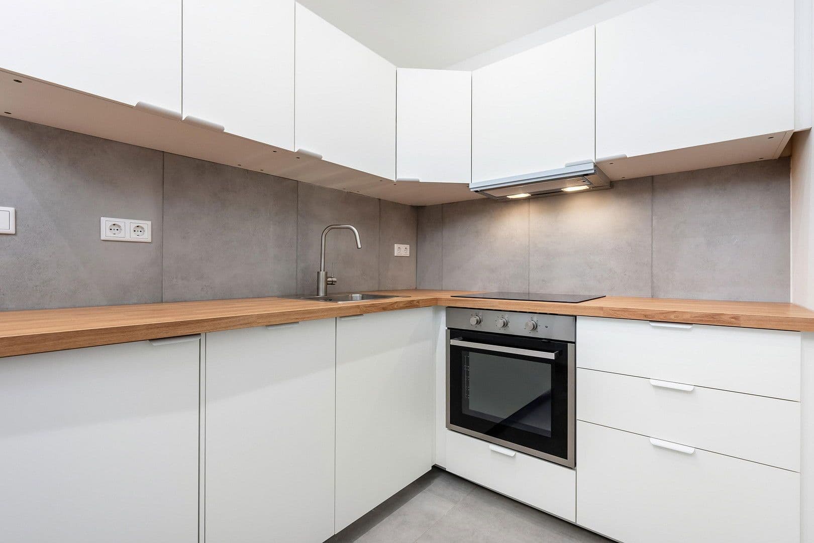 Prenájom bytu 3-izbový 45 m², Düsseldorf, Severné Porýnie - Westfálsko Prenájom bytu 3-izbový 45 m², Düsseldorf, Severné Porýnie - Westfálsko