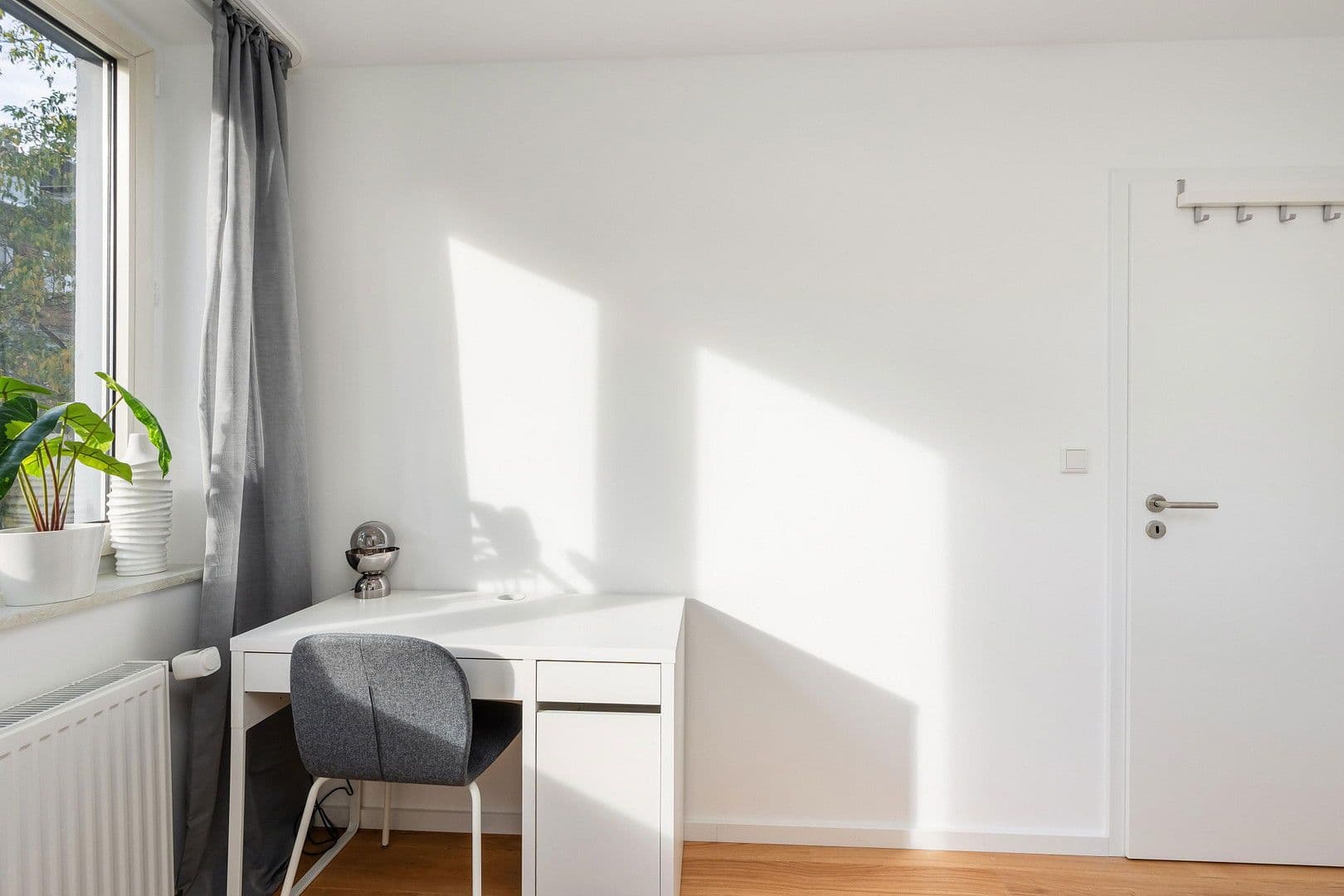 Prenájom bytu 3-izbový 45 m², Düsseldorf, Severné Porýnie - Westfálsko Prenájom bytu 3-izbový 45 m², Düsseldorf, Severné Porýnie - Westfálsko