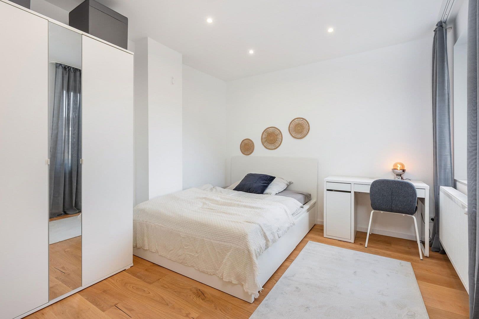 Prenájom bytu 3-izbový 45 m², Düsseldorf, Severné Porýnie - Westfálsko Prenájom bytu 3-izbový 45 m², Düsseldorf, Severné Porýnie - Westfálsko