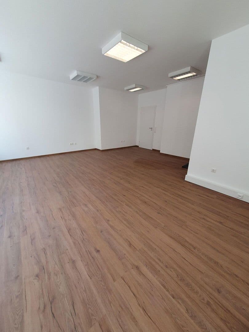 Prenájom kancelárie 62 m², Bauerngasse 87, Schweinfurt, Bavorsko Prenájom kancelárie 62 m², Bauerngasse 87, Schweinfurt, Bavorsko