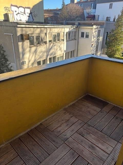 Prenájom bytu 3-izbový 83 m², München, Bavorsko Prenájom bytu 3-izbový 83 m², München, Bavorsko