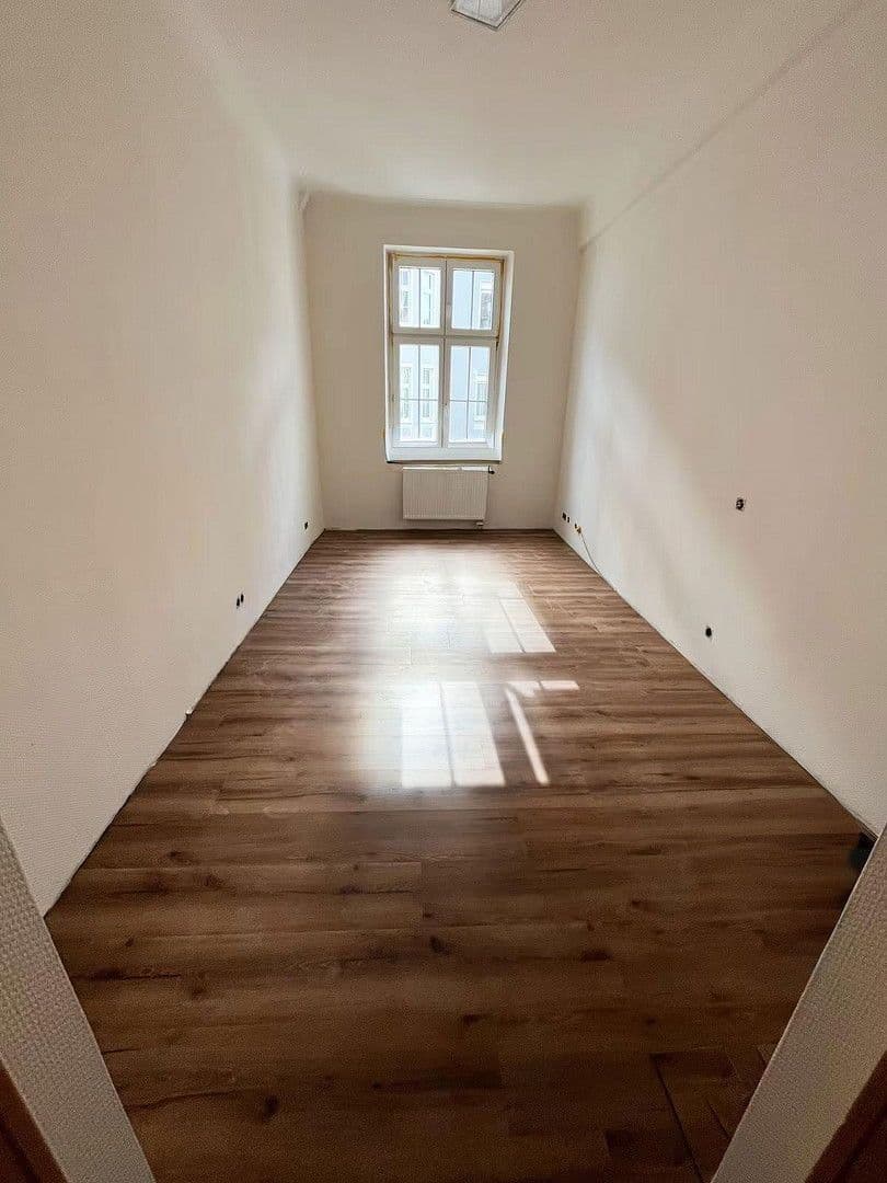 Prenájom bytu 3-izbový 85 m², Kaiserstraße 139, Siegburg, Severné Porýnie - Westfálsko Prenájom bytu 3-izbový 85 m², Kaiserstraße 139, Siegburg, Severné Porýnie - Westfálsko