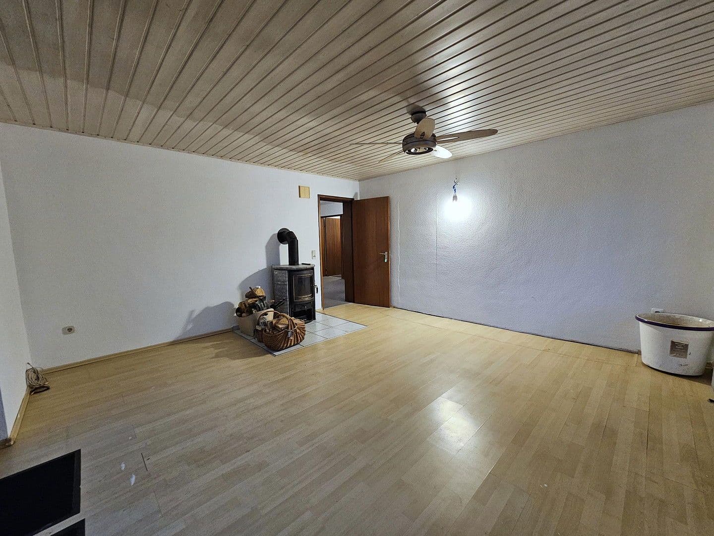 Predaj domu 157 m², pozemek 601 m², Neuhausen, Bádensko-Wurttembersko Predaj domu 157 m², pozemek 601 m², Neuhausen, Bádensko-Wurttembersko