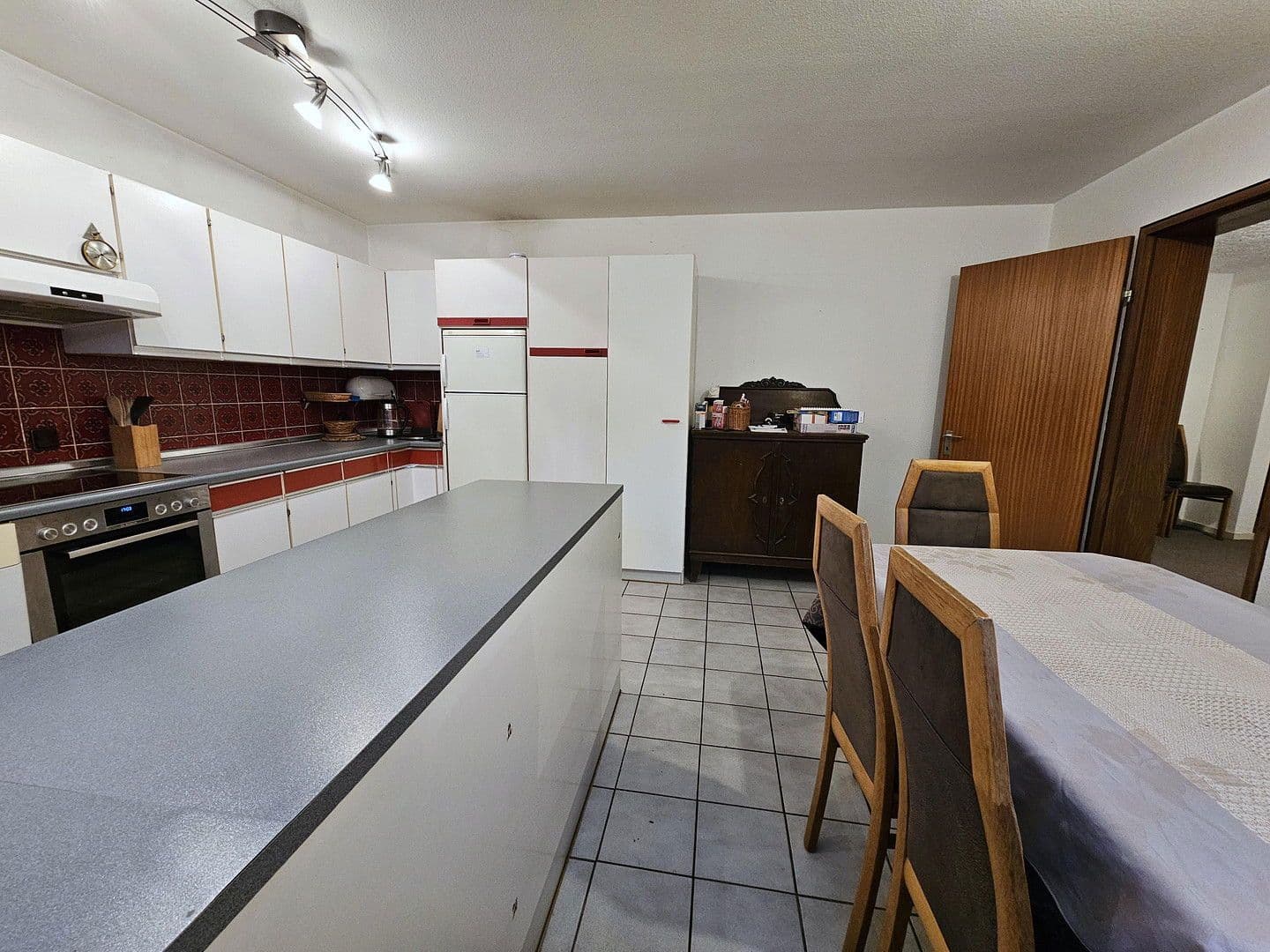 Predaj domu 157 m², pozemek 601 m², Neuhausen, Bádensko-Wurttembersko Predaj domu 157 m², pozemek 601 m², Neuhausen, Bádensko-Wurttembersko