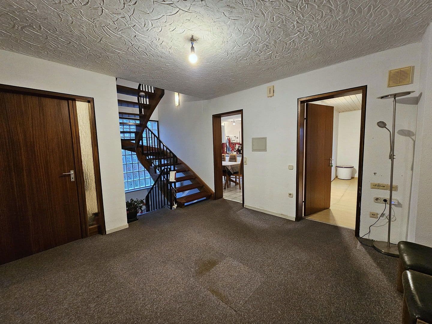 Predaj domu 157 m², pozemek 601 m², Neuhausen, Bádensko-Wurttembersko Predaj domu 157 m², pozemek 601 m², Neuhausen, Bádensko-Wurttembersko