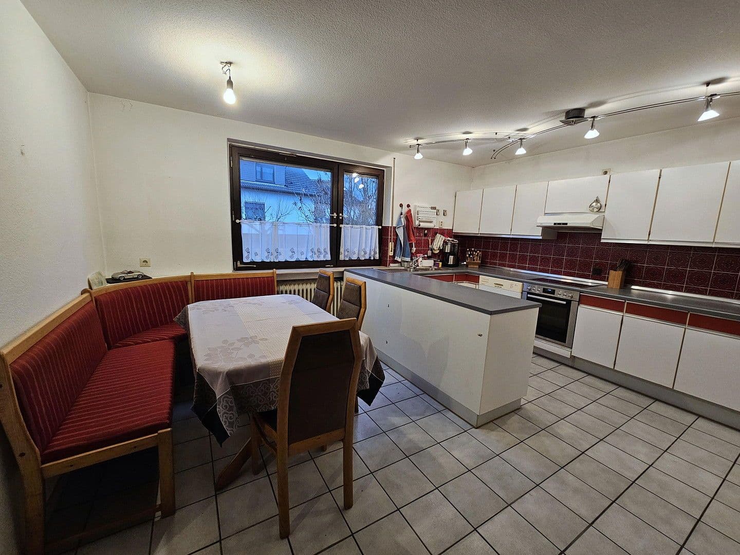 Predaj domu 157 m², pozemek 601 m², Neuhausen, Bádensko-Wurttembersko Predaj domu 157 m², pozemek 601 m², Neuhausen, Bádensko-Wurttembersko