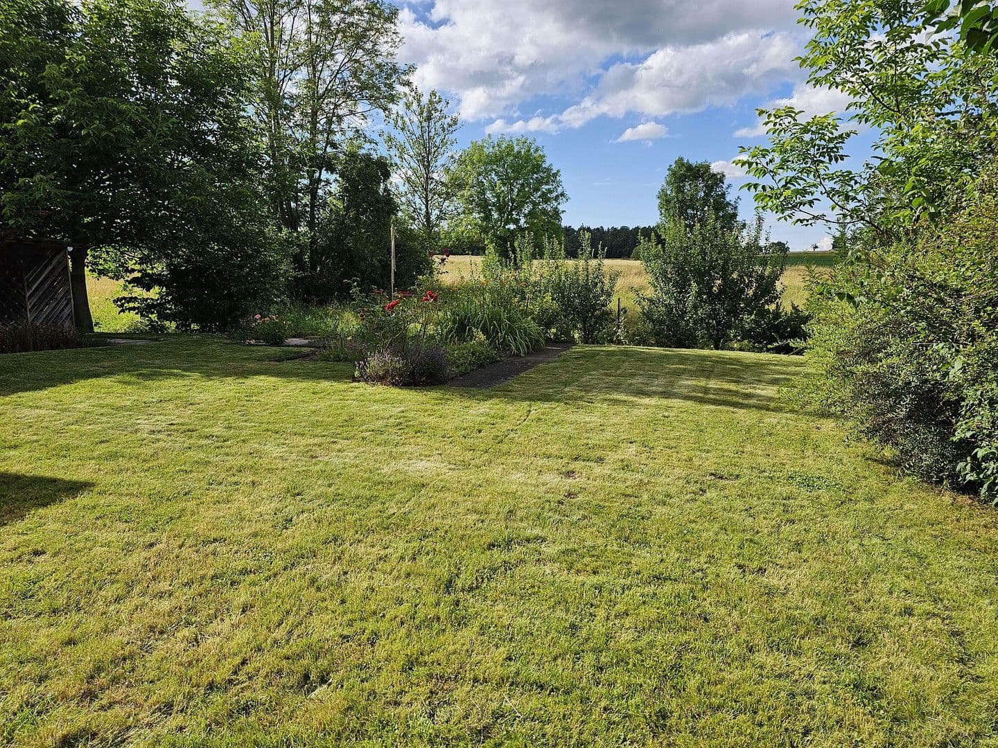 Predaj domu 157 m², pozemek 601 m², Neuhausen, Bádensko-Wurttembersko Predaj domu 157 m², pozemek 601 m², Neuhausen, Bádensko-Wurttembersko